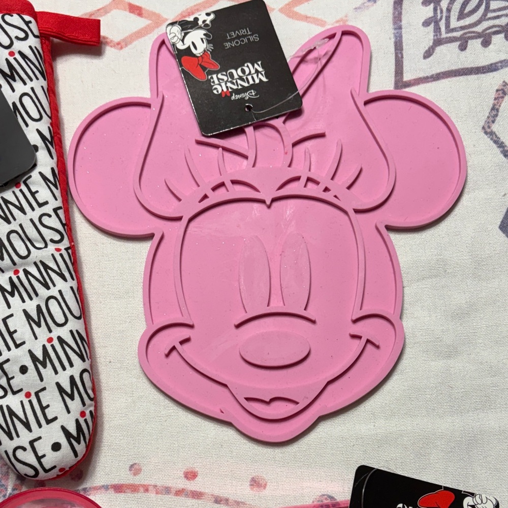 Disney Minnie Mouse Kitchen Essentials Set - Picture 3 of 4